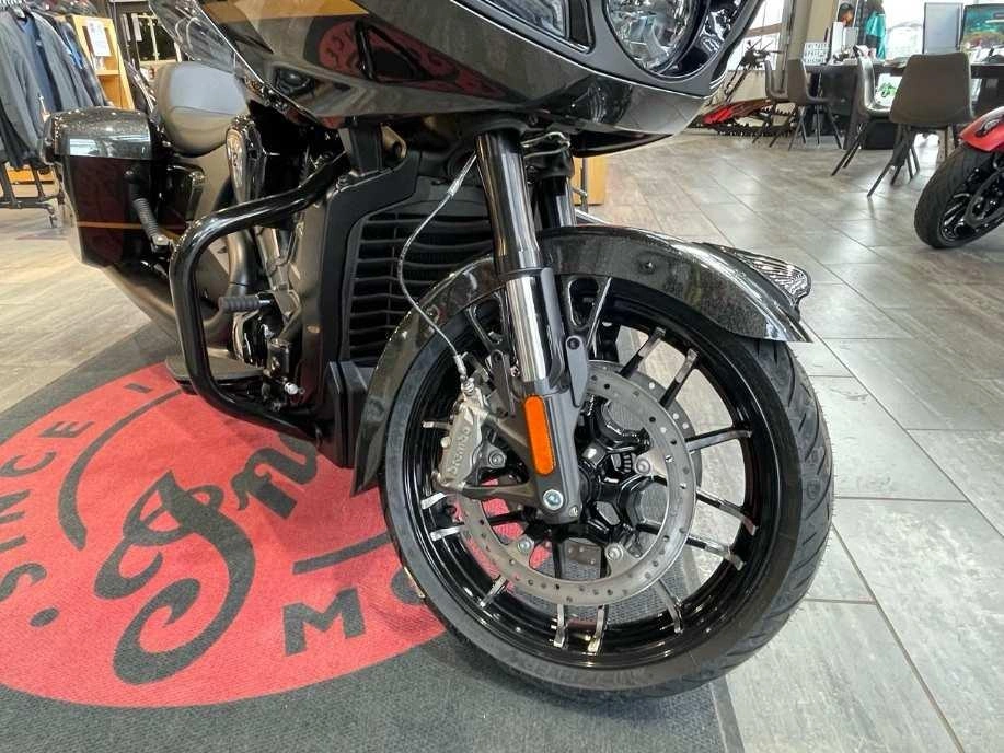 2026 Indian Motorcycle Challenger Dark Horse + 112 Package alt