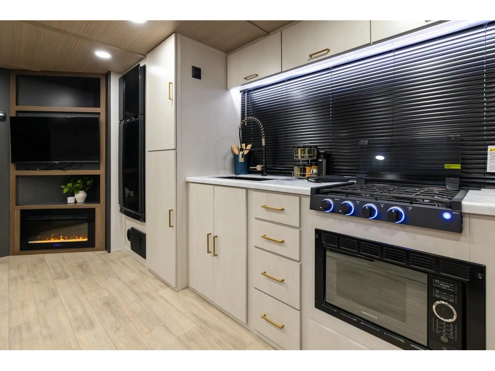 2026 Forest River Vibe Extreme Lite 2600rb alt