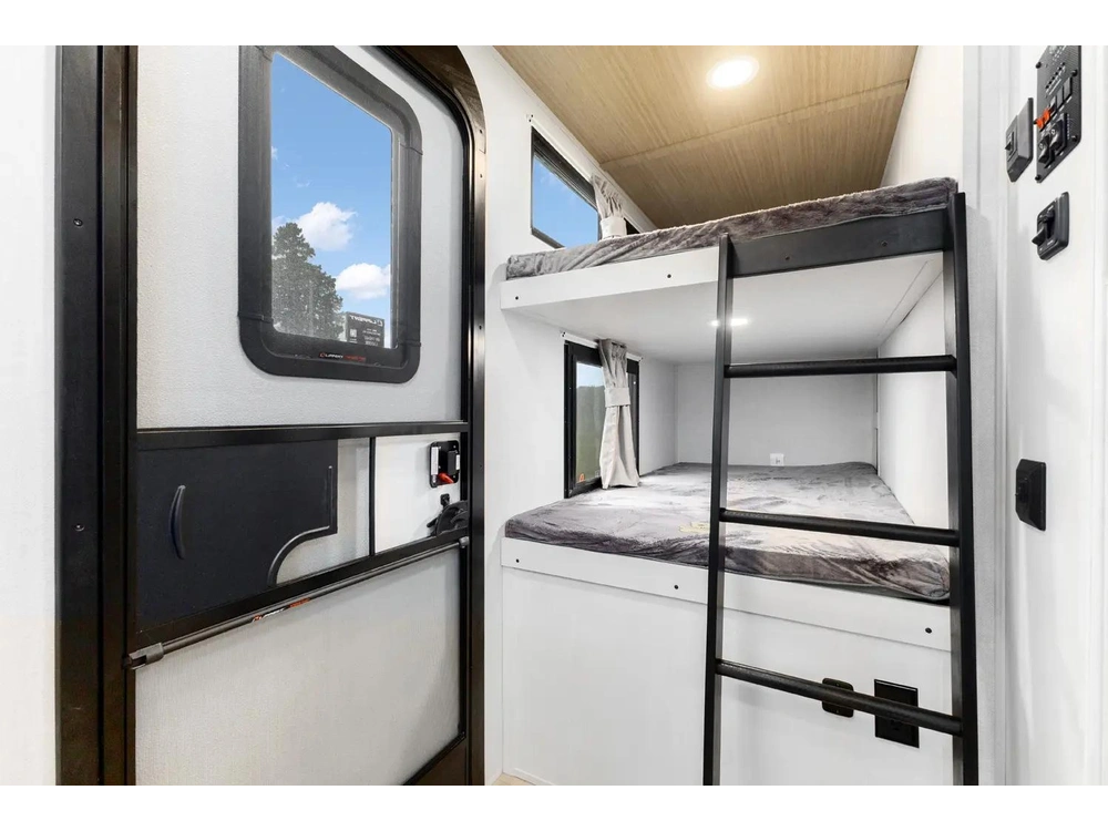 2026 Forest River Vibe Extreme Lite 2600bh alt