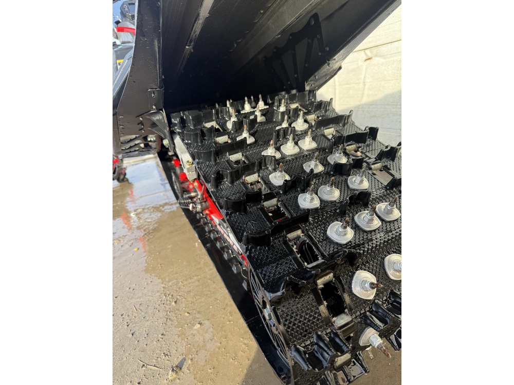 2024 Polaris Indy® Vr1 Patriot Boost 137 alt