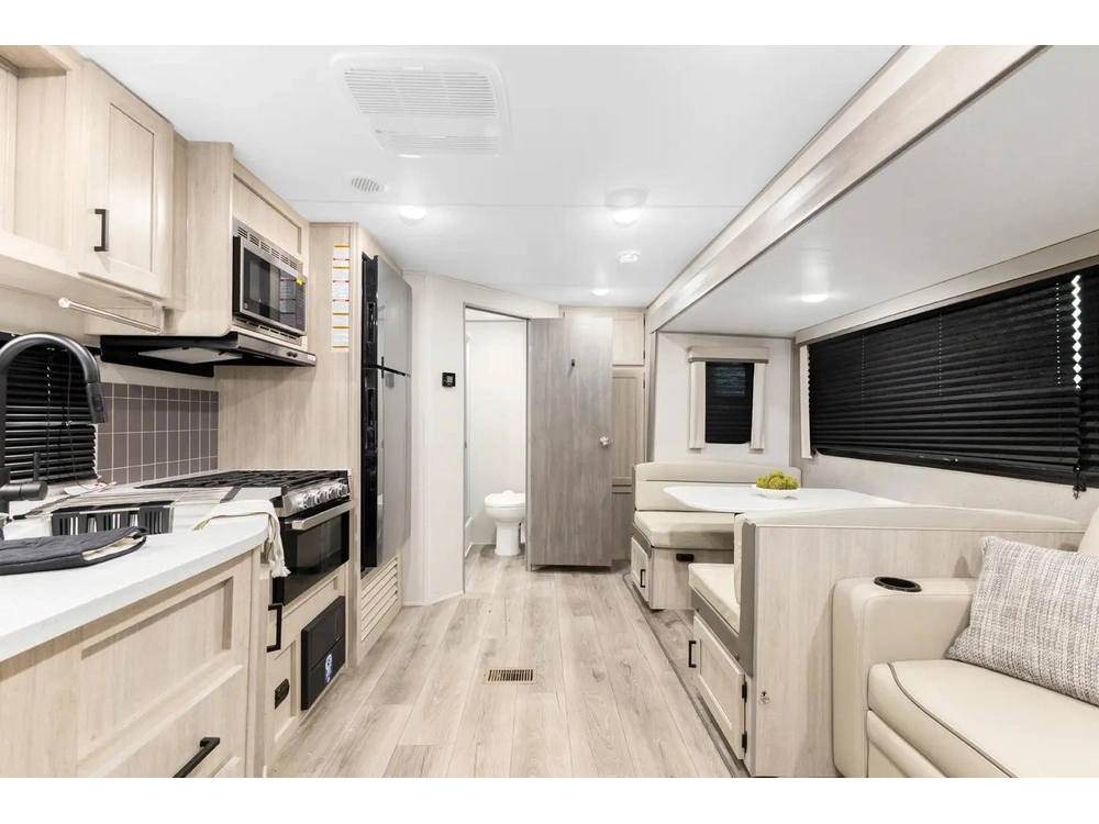 Coachmen Catalina 243rbs 2026 alt