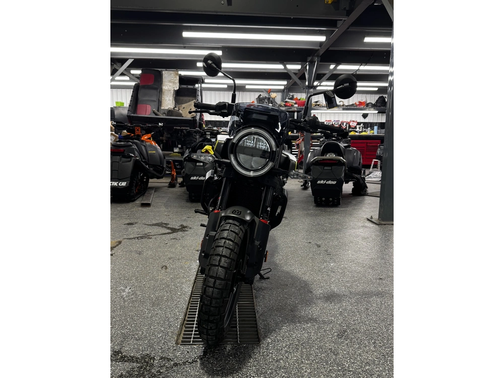 Husqvarna Svartpilen 401 B.d. 2024 alt