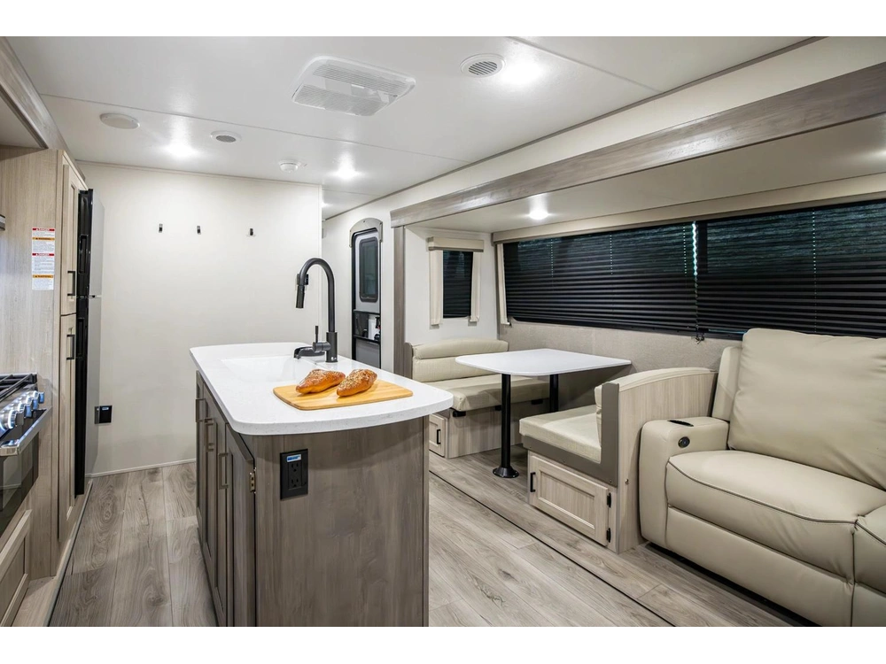 Coachmen Catalina 313rlts 2026 alt