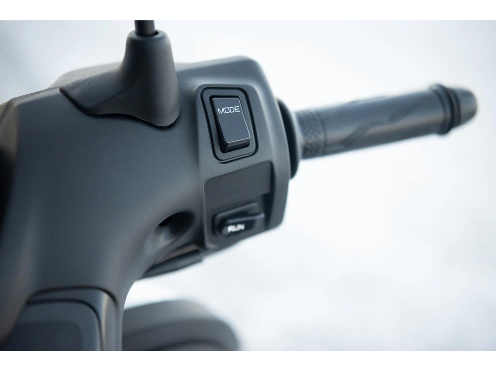 2025 Yamaha Neo alt