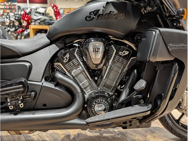 2026 Indian Motorcycle Roadmaster PowerPlus Dark Horse 112 + PowerBand Audio // Black Smoke thumbnail 6