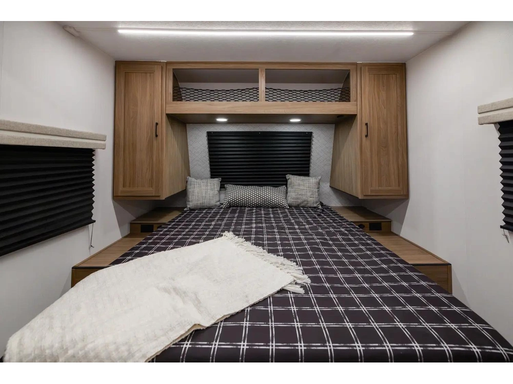 Coachmen Freedom Express 30se 2026 alt