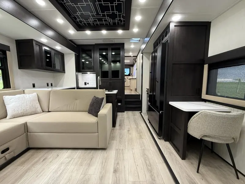 Forest River Vengeance 4413 2026