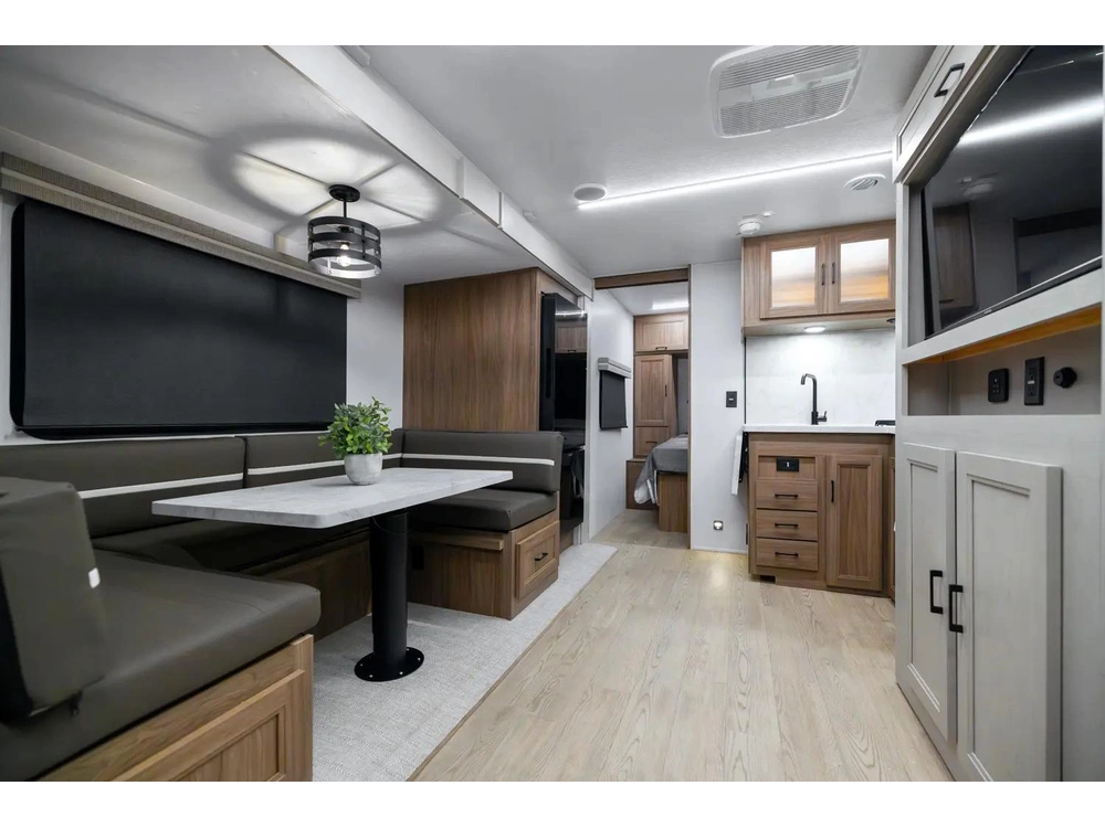 Coachmen Freedom Express 258bhs 2026 alt