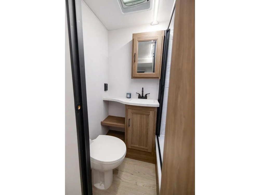 Coachmen Freedom Express 30se 2026 alt