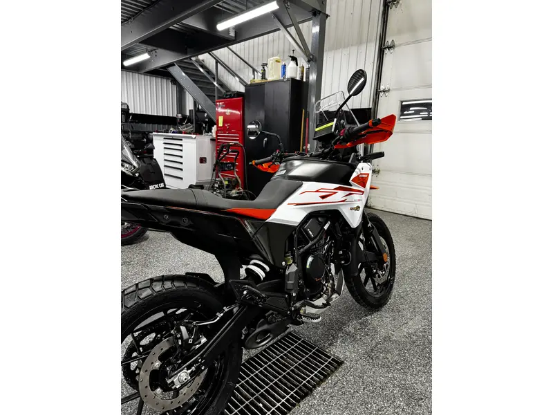 2025 KTM 390 ADVENTURE X thumbnail 8