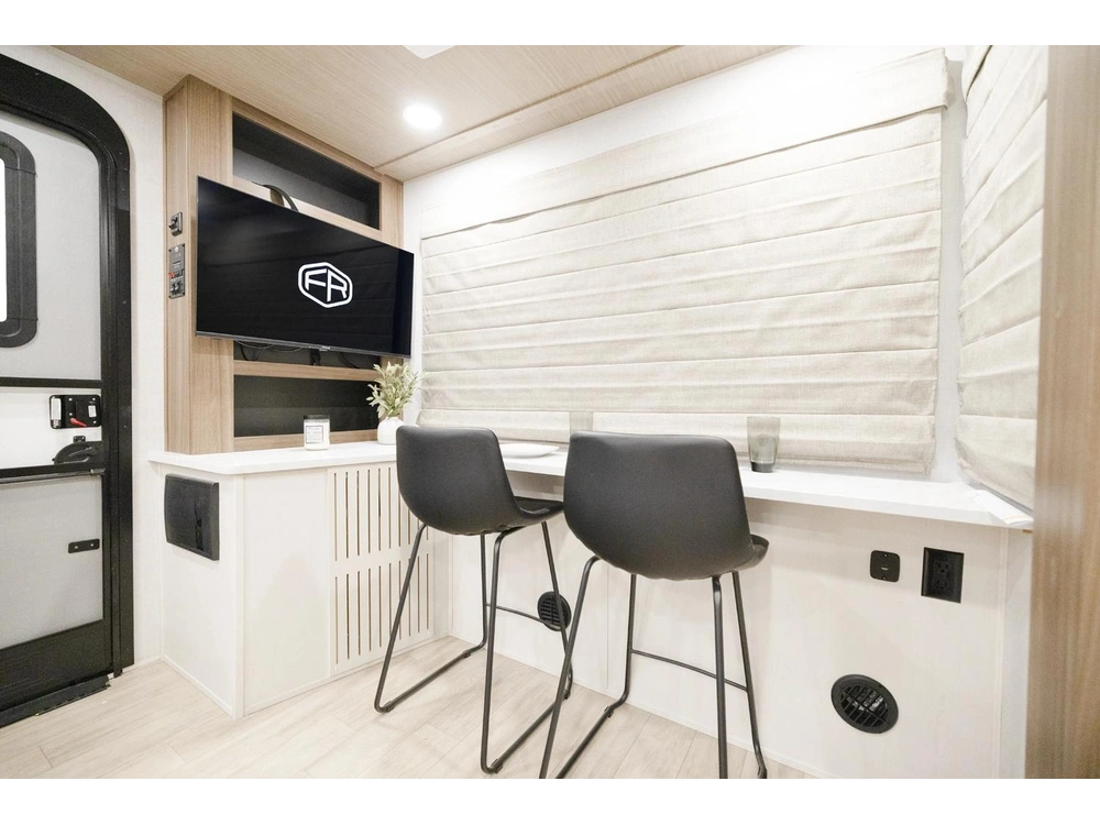 2026 Forest River Vibe Extreme Lite 2400rb alt