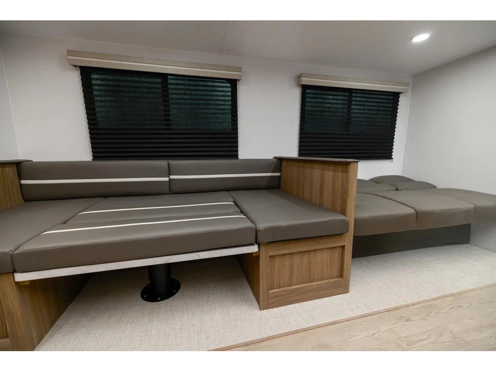 Coachmen Freedom Express 30se 2026 alt