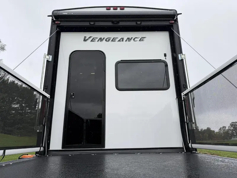 Forest River Vengeance 4413 2026