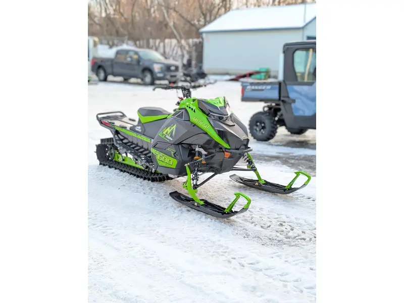2025 Arctic Cat MOUNTAIN 600 146 SP - ES M6 catalyst SNOW PRO - ELECTRIC START 2.6pc