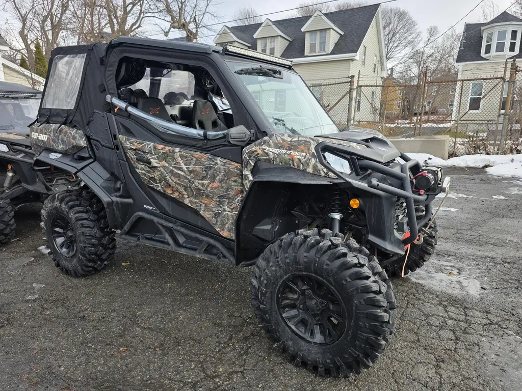 2024 Can-Am Commander XMR 1000R 