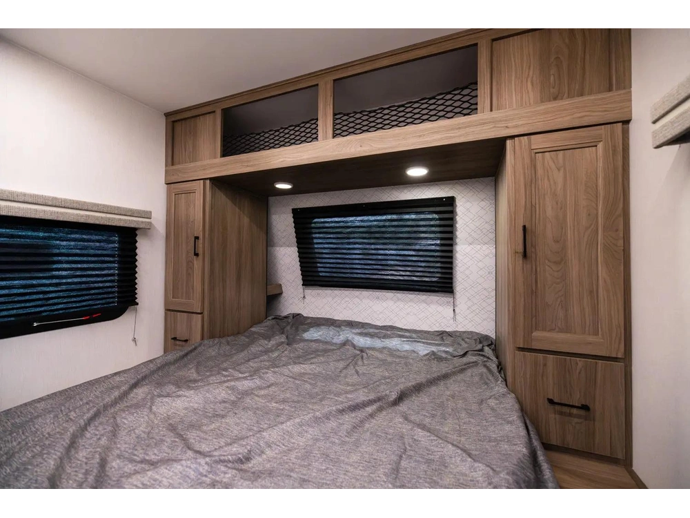 Coachmen Freedom Express 21se 2026 alt