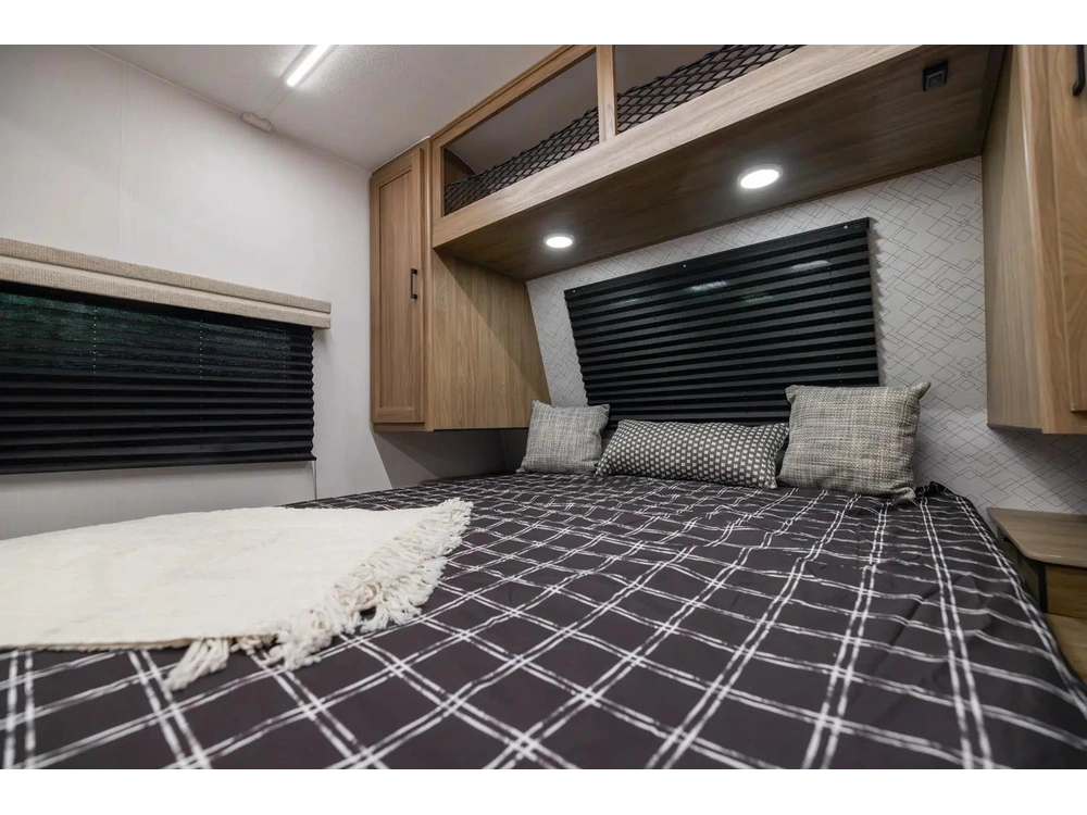 Coachmen Freedom Express 30se 2026 alt