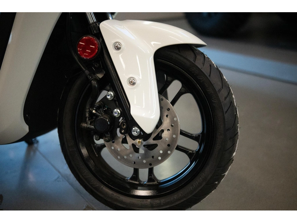 2025 Yamaha Neo alt