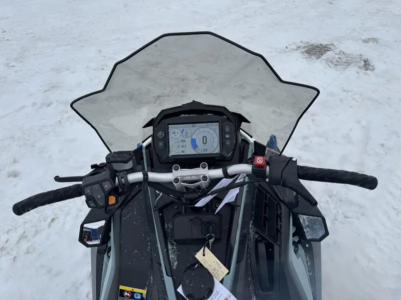 2026 Polaris 650 VOYAGEUR ADVENTURE ULTIMATE 155 X 2.0