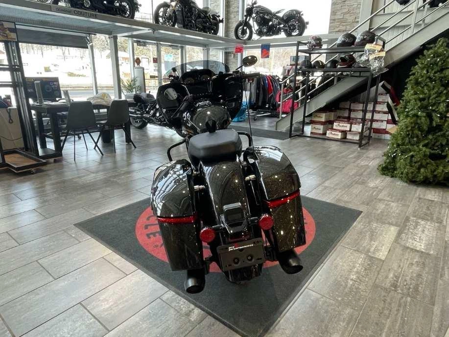 2026 Indian Motorcycle Challenger Dark Horse + 112 Package alt