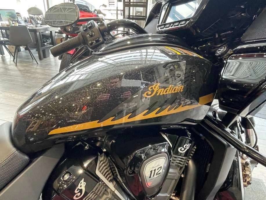 2026 Indian Motorcycle Challenger Dark Horse + 112 Package alt