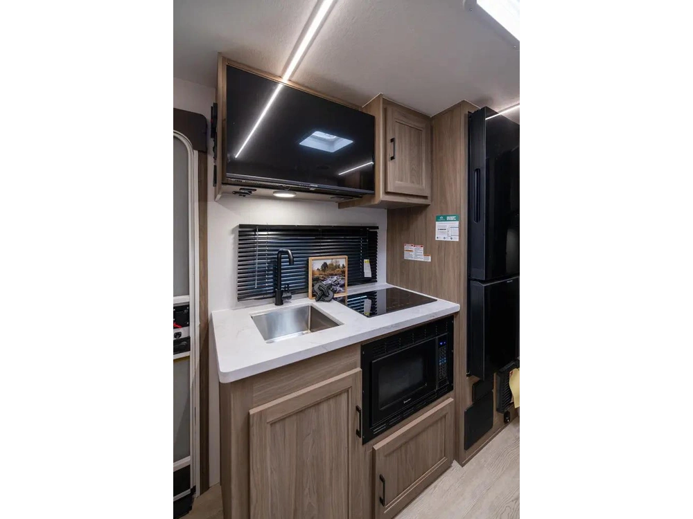 Coachmen Freedom Express 21se 2026 alt