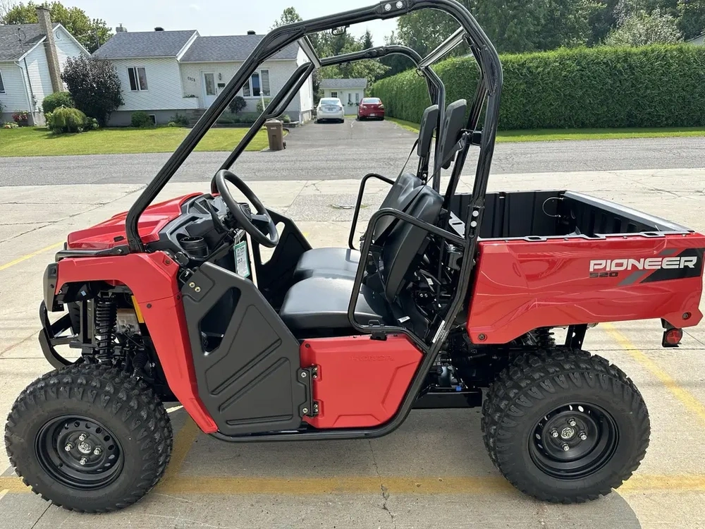Honda Pioneer 520 2026 alt