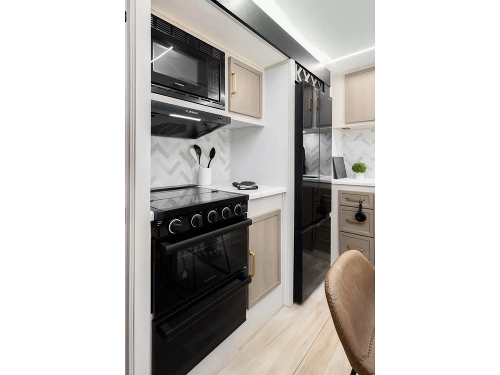 Forest River Heritage Glen 301fam 2026 alt