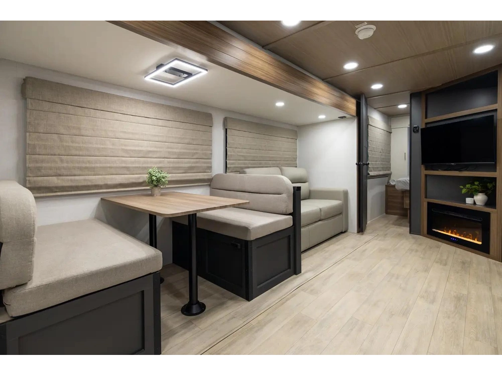 2026 Forest River Vibe Extreme Lite 2600rb alt