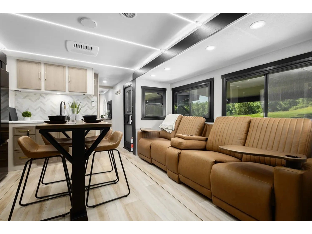 Forest River Heritage Glen 301fam 2026 alt