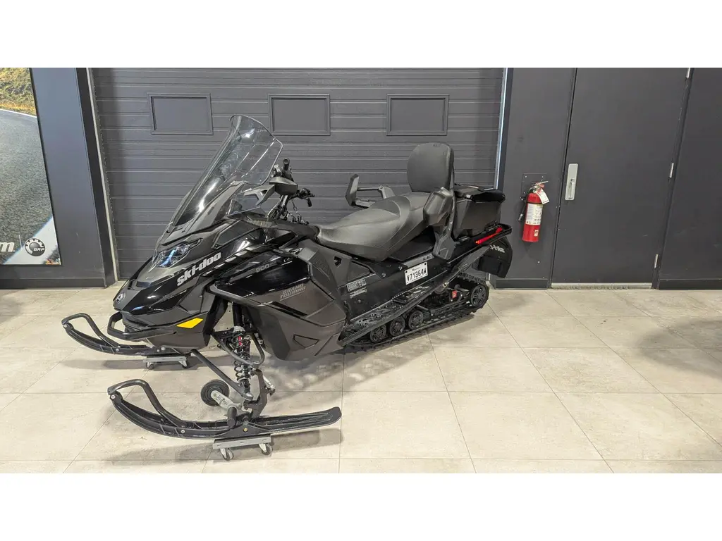 Ski-Doo GRAND TOURING LE 900 ACE 2024