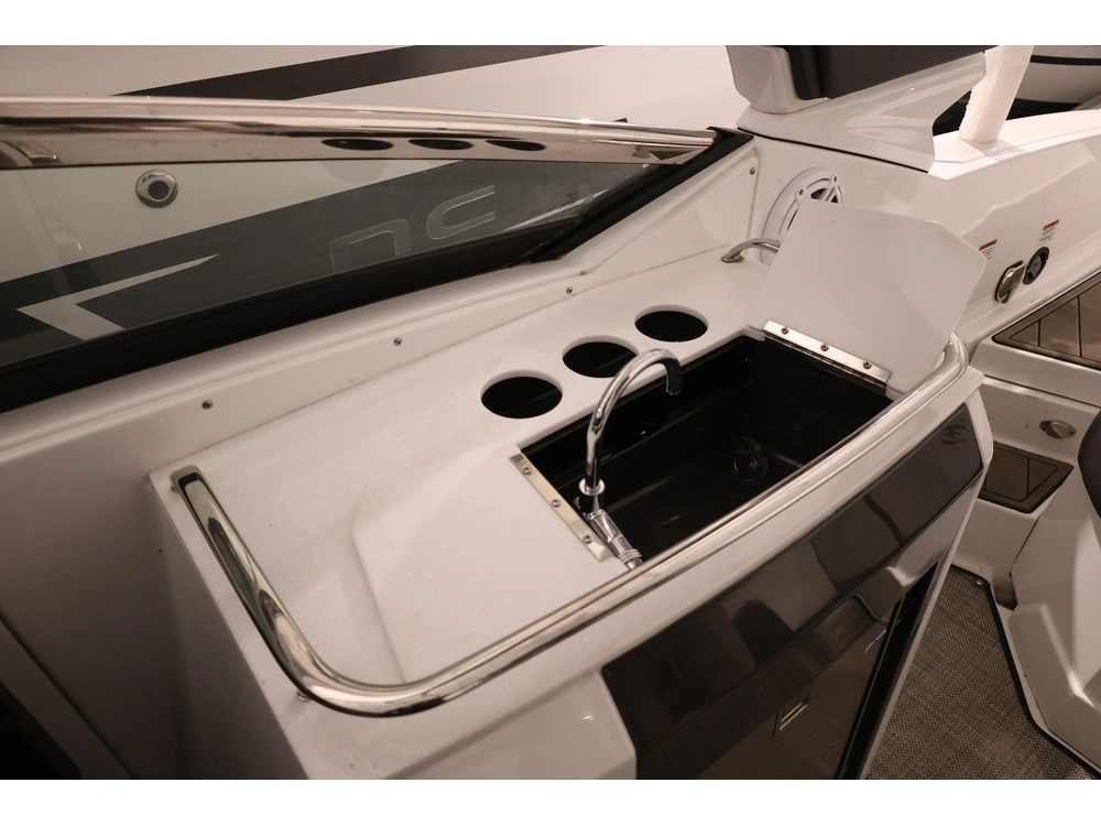 Monterey Boats 298ss 2022 alt