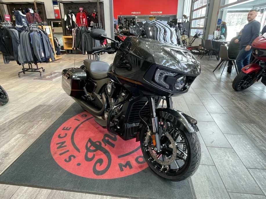 2026 Indian Motorcycle Challenger Dark Horse + 112 Package alt