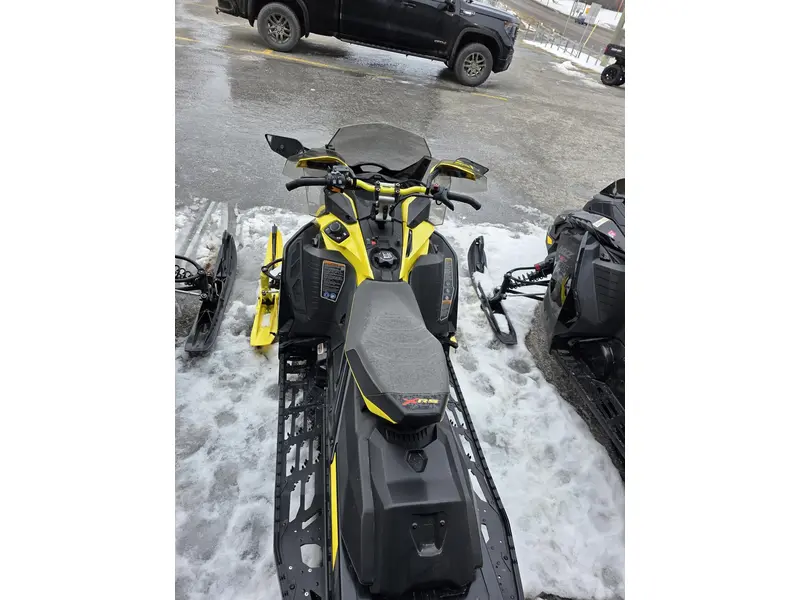 2022 Ski-Doo RENEGADE XRS 850