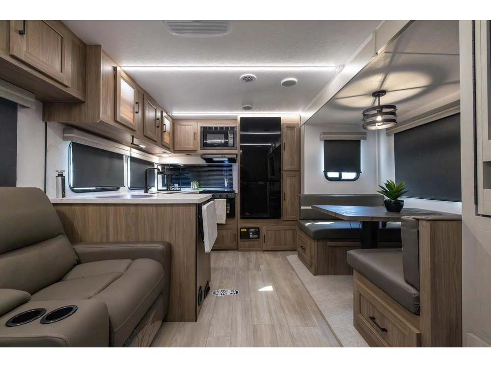 Coachmen Freedom Express 274rks 2026 alt