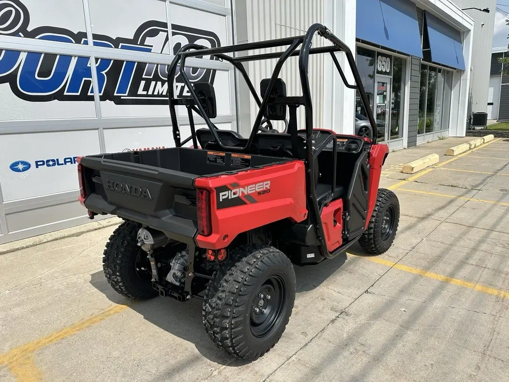 Honda Pioneer 520 2026 alt