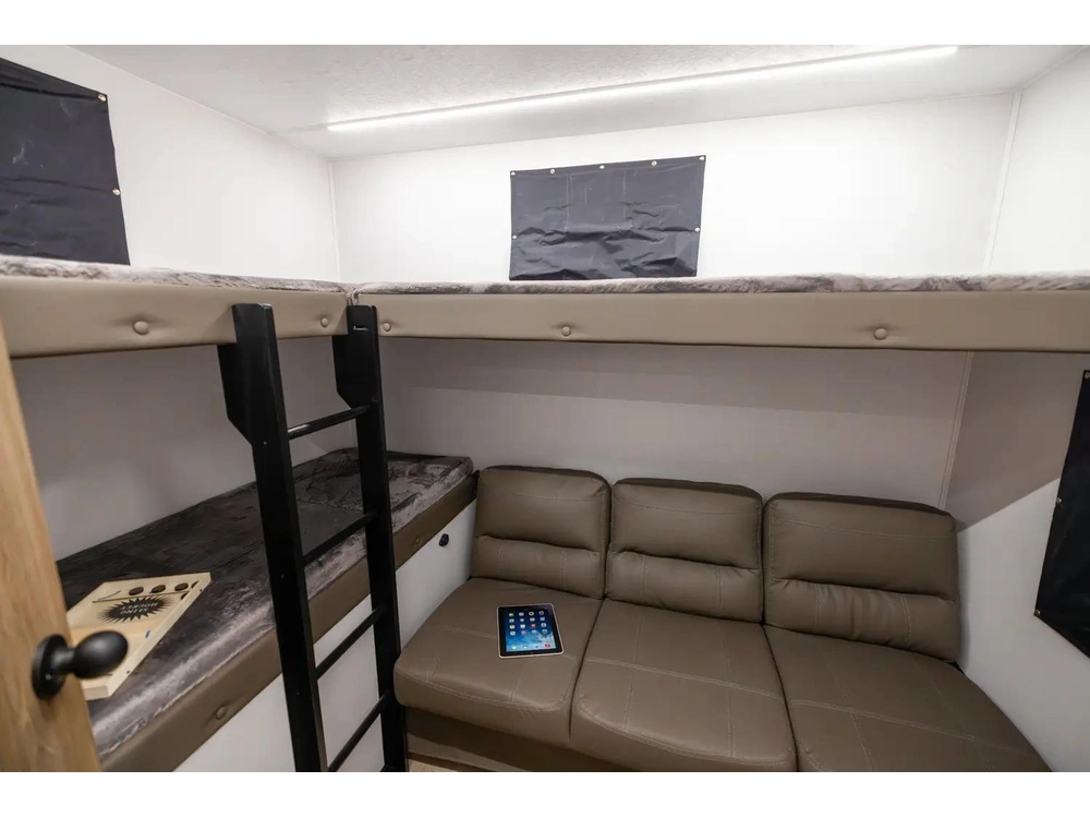 Coachmen Freedom Express 30se 2026 alt