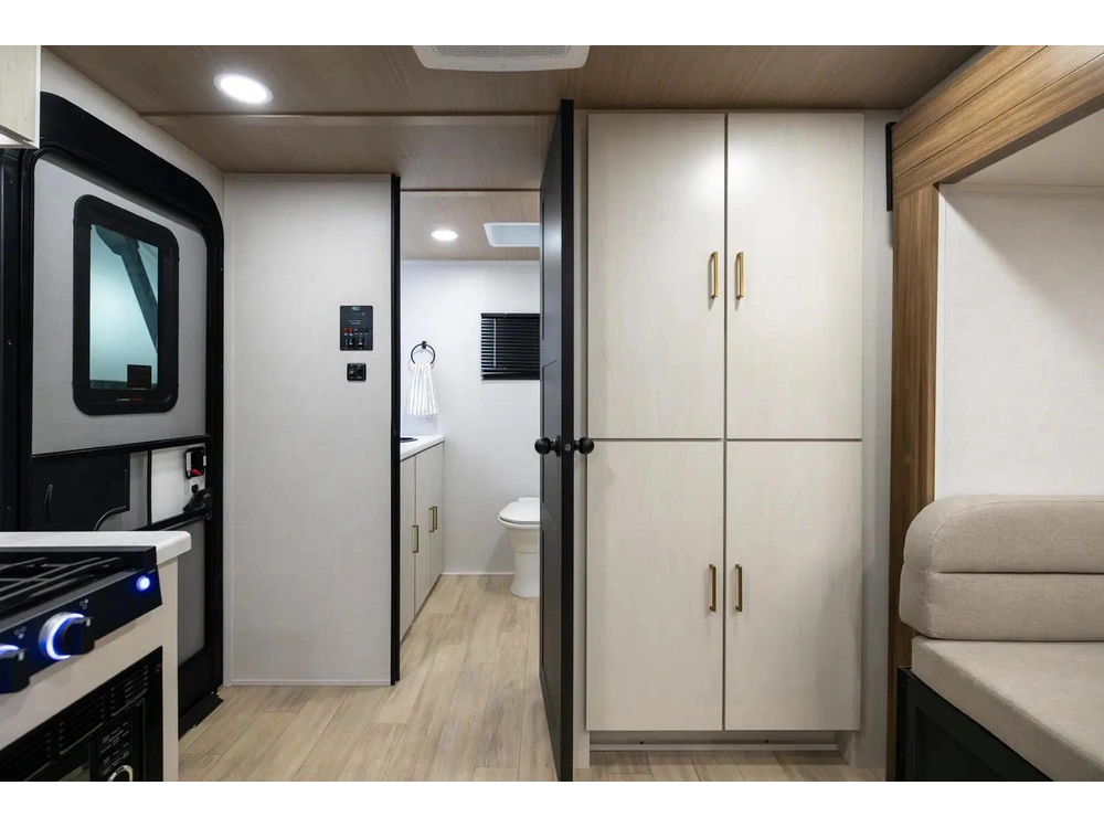 2026 Forest River Vibe Extreme Lite 2600rb alt