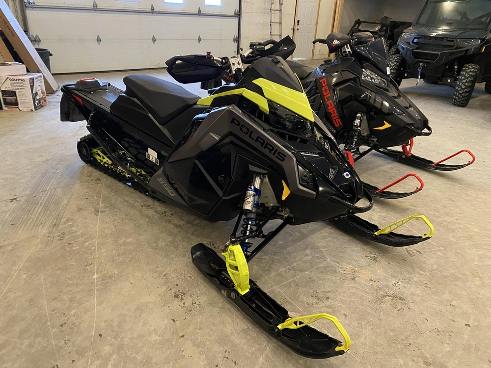 2022 Polaris 2022 Polaris Indy Vr1 137 alt