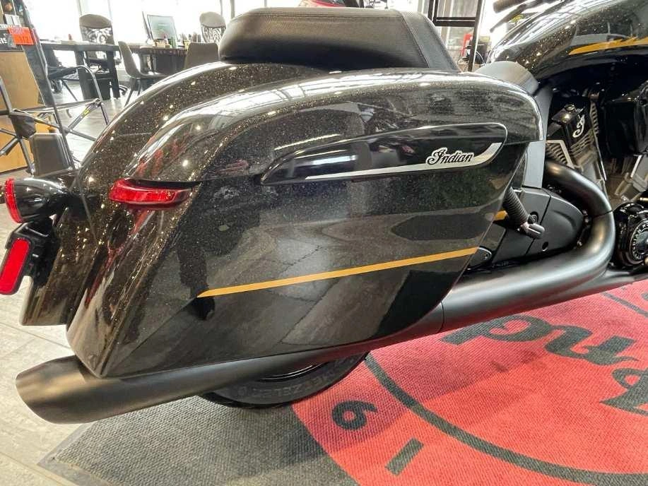 2026 Indian Motorcycle Challenger Dark Horse + 112 Package alt