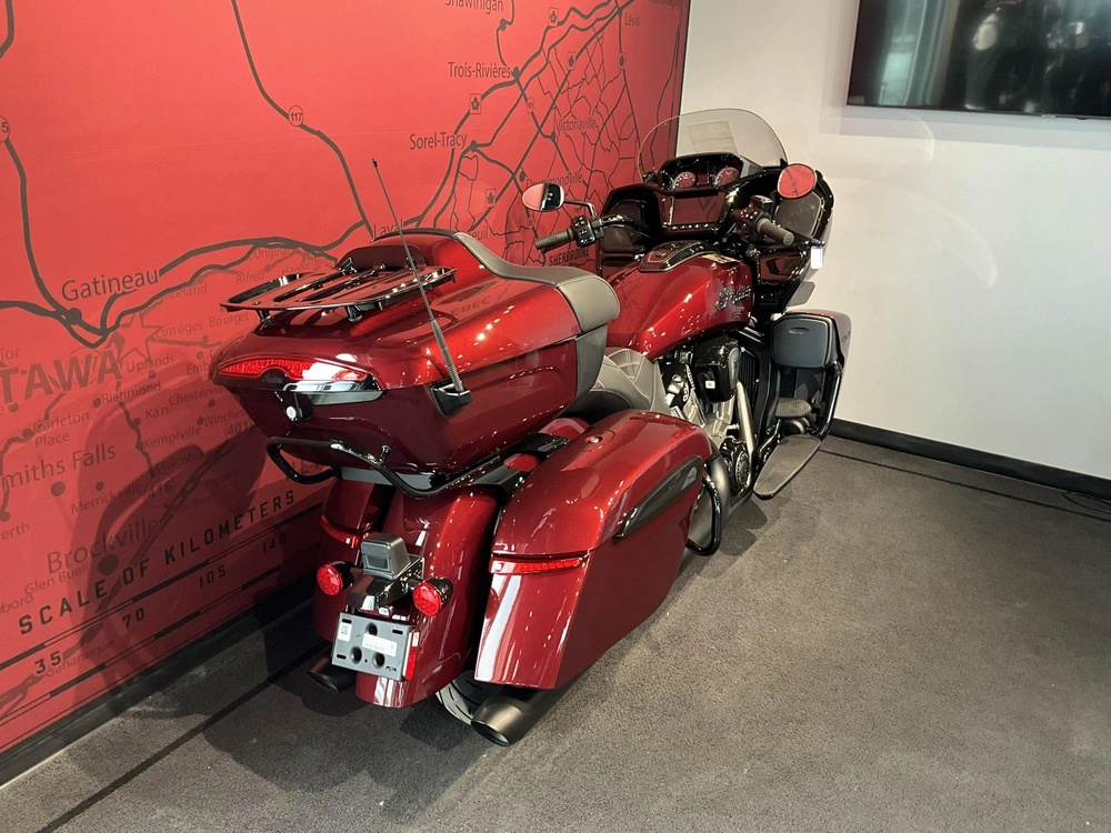 Indian Motorcycle Pursuit Dark Horse + 112 Package 2026 alt