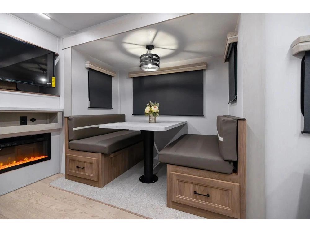 Coachmen Freedom Express 252rbs 2026 alt