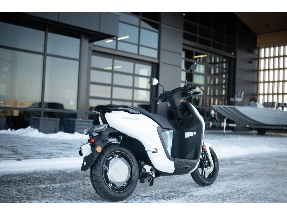 2025 Yamaha Neo alt