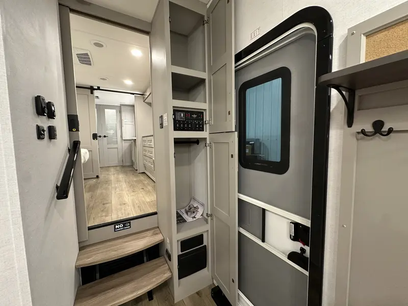 Alliance RV Paradigm 370FB 2026