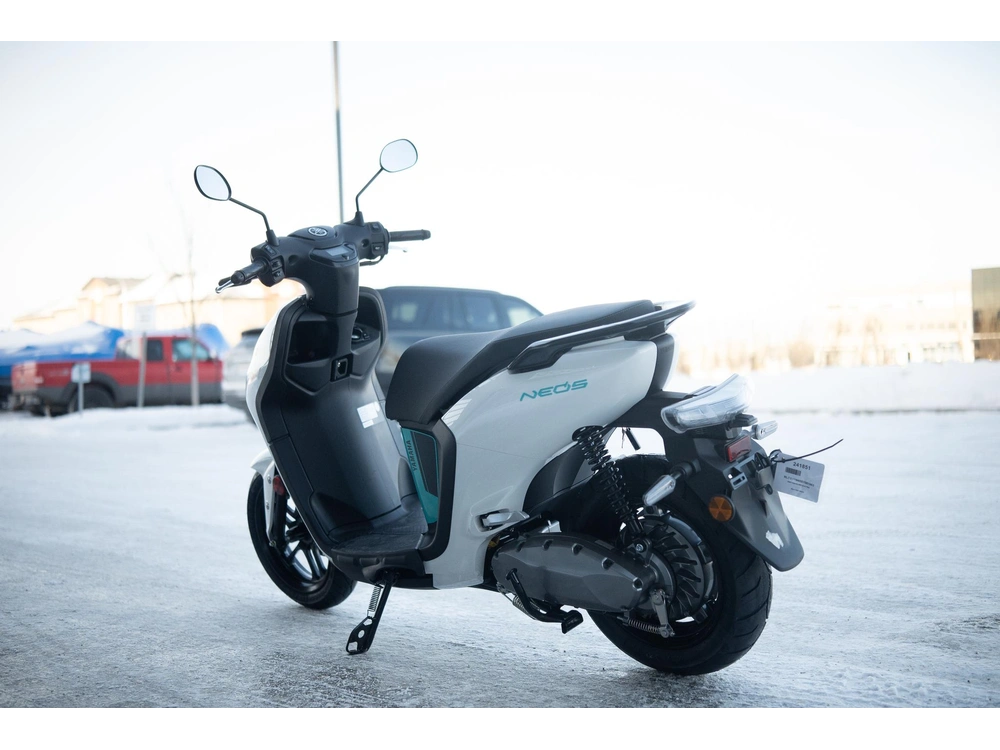 2025 Yamaha Neo alt