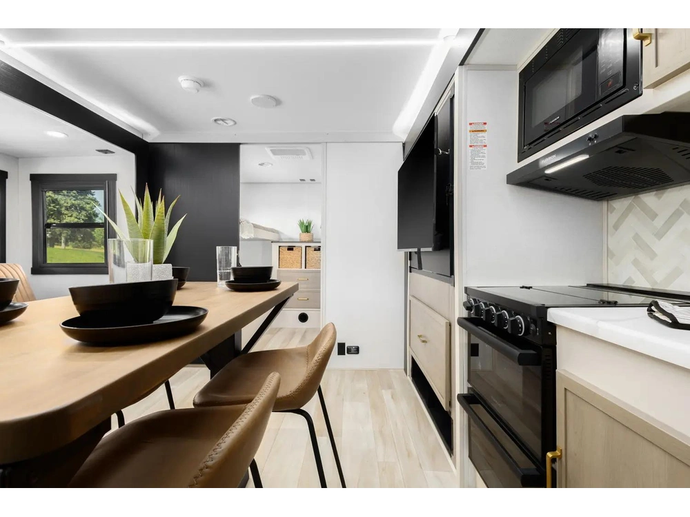 Forest River Heritage Glen 301fam 2026 alt