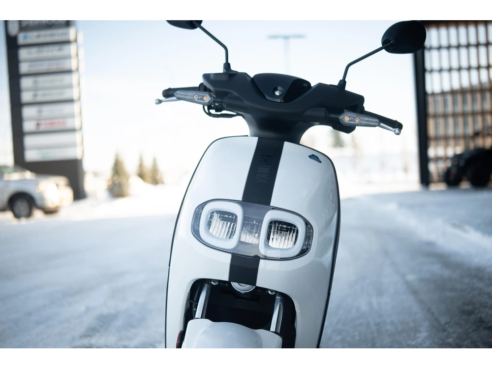 2025 Yamaha Neo alt