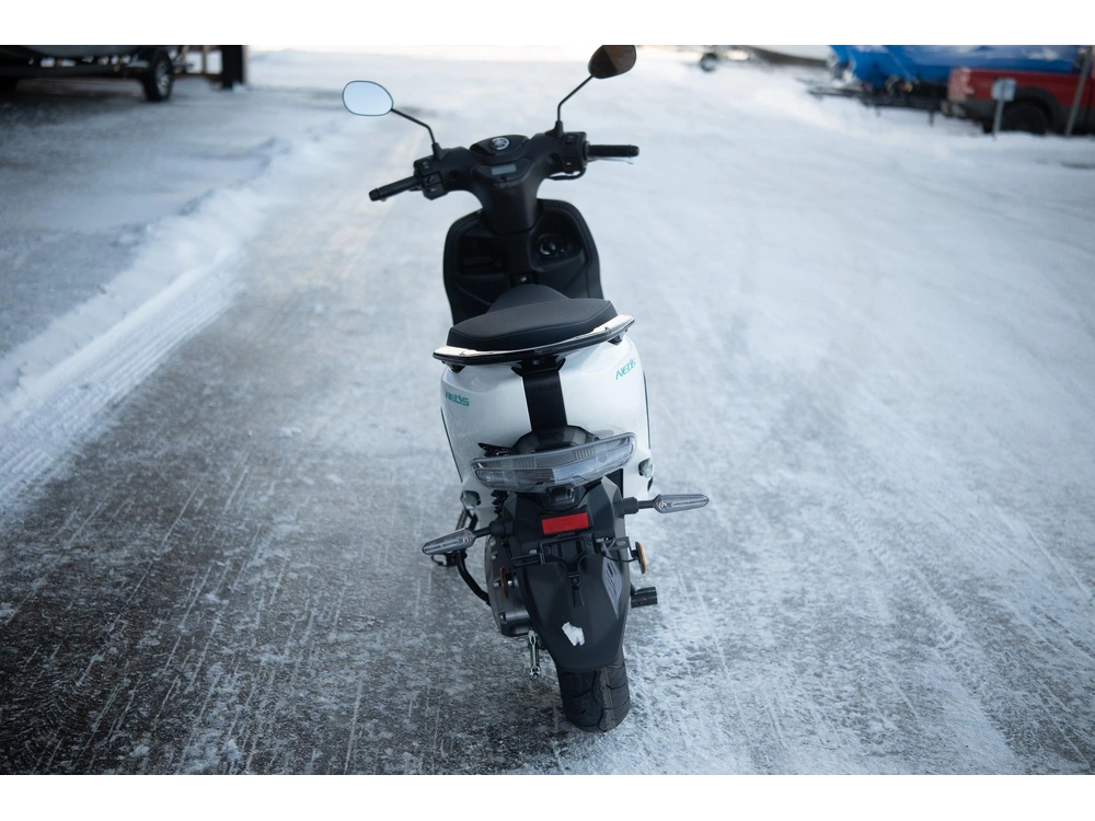 2025 Yamaha Neo alt