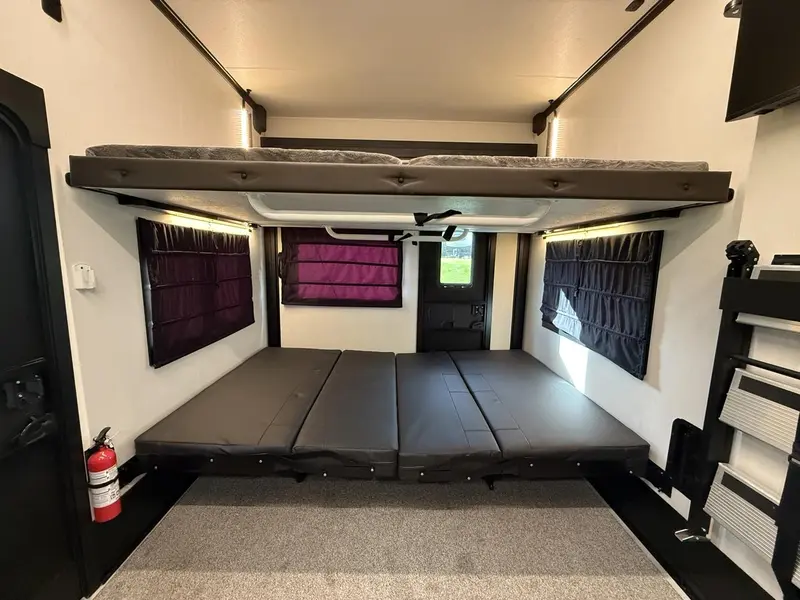 Forest River Vengeance 4413 2026