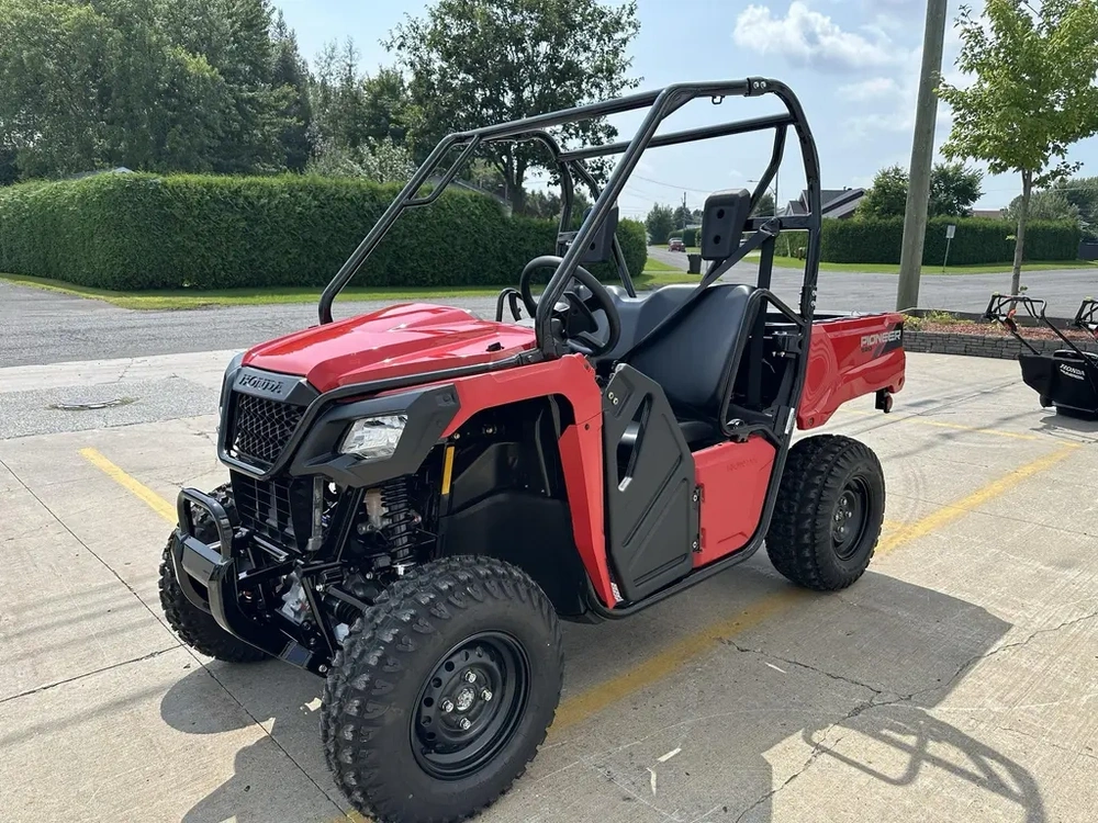 Honda Pioneer 520 2026 alt